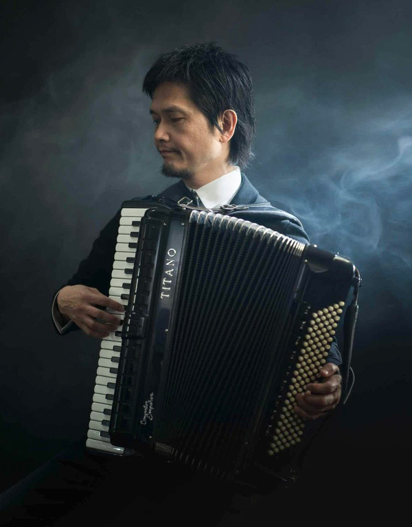 佐藤芳明の画像
